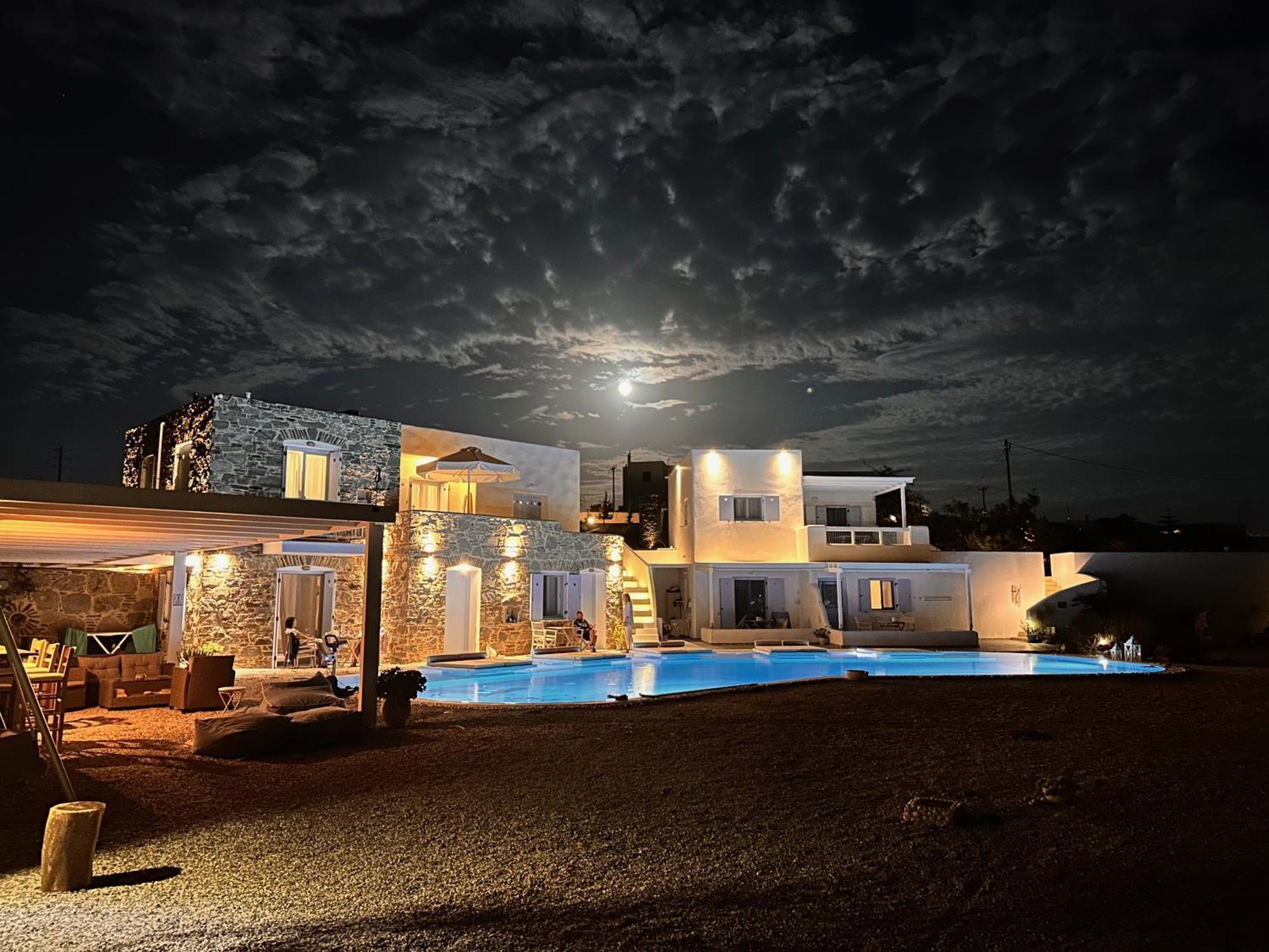 Blu Suites And Studios Adamantas  ภายนอก รูปภาพ