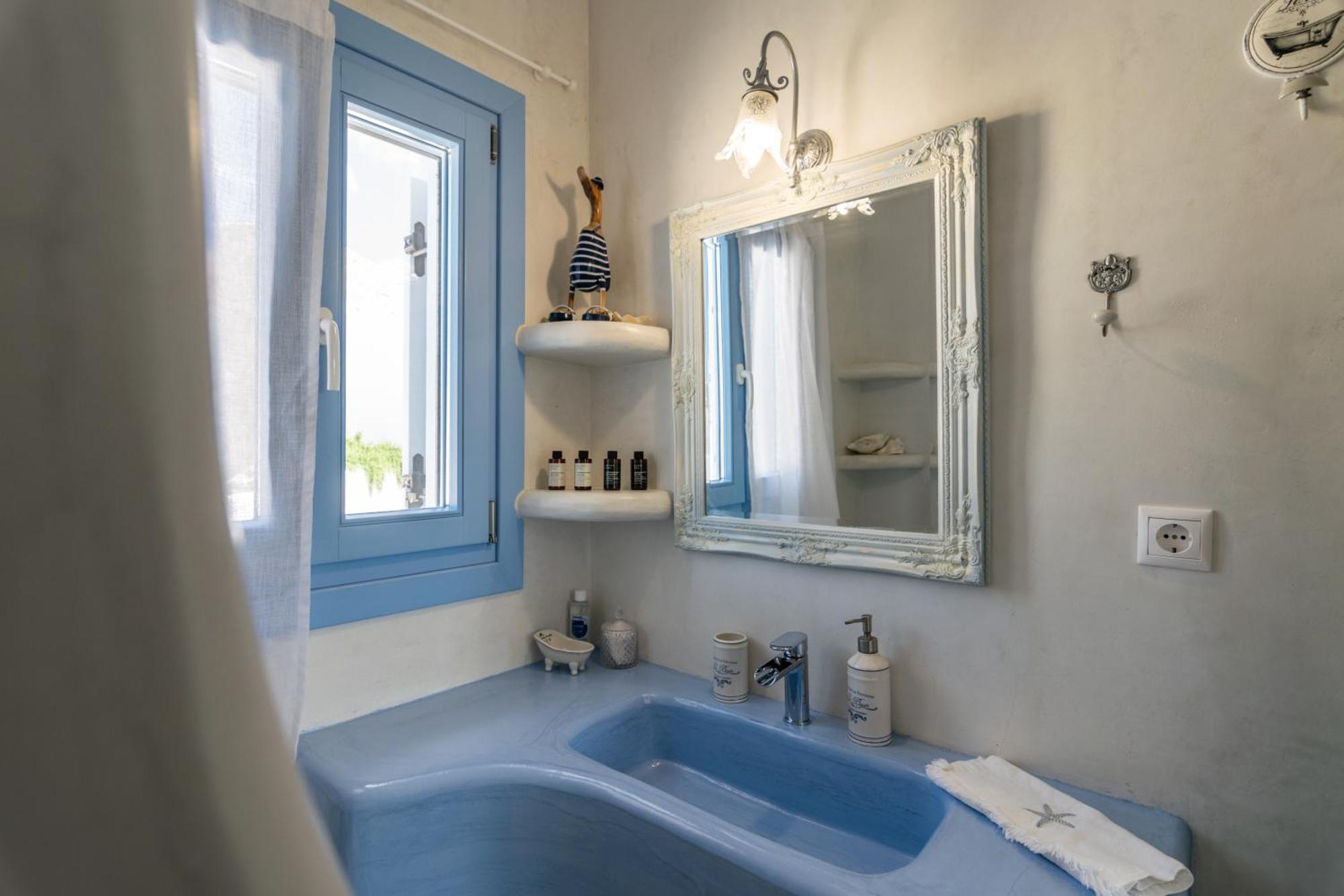 Blu Suites And Studios Adamantas  ภายนอก รูปภาพ