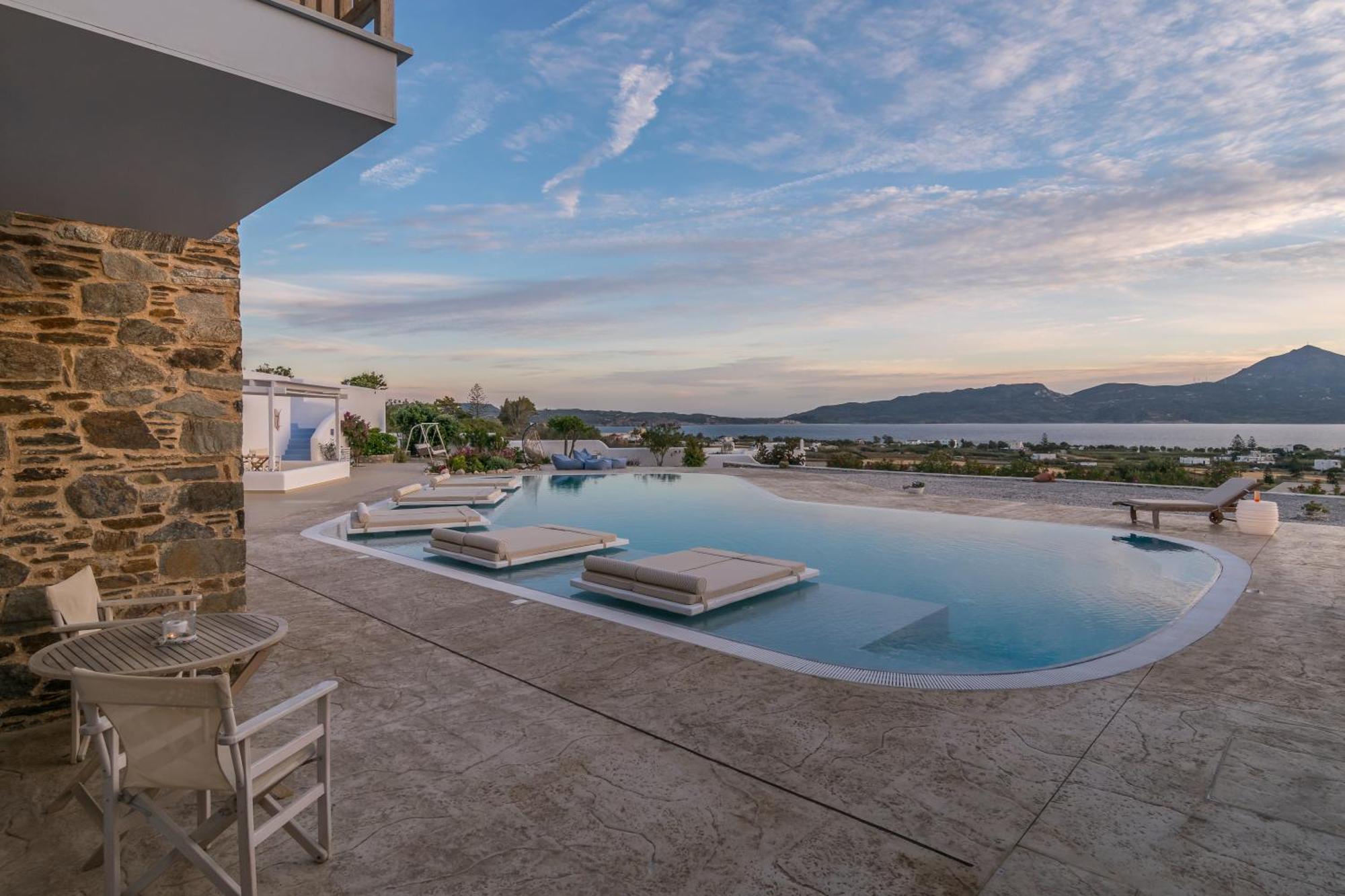 Blu Suites And Studios Adamantas  ภายนอก รูปภาพ